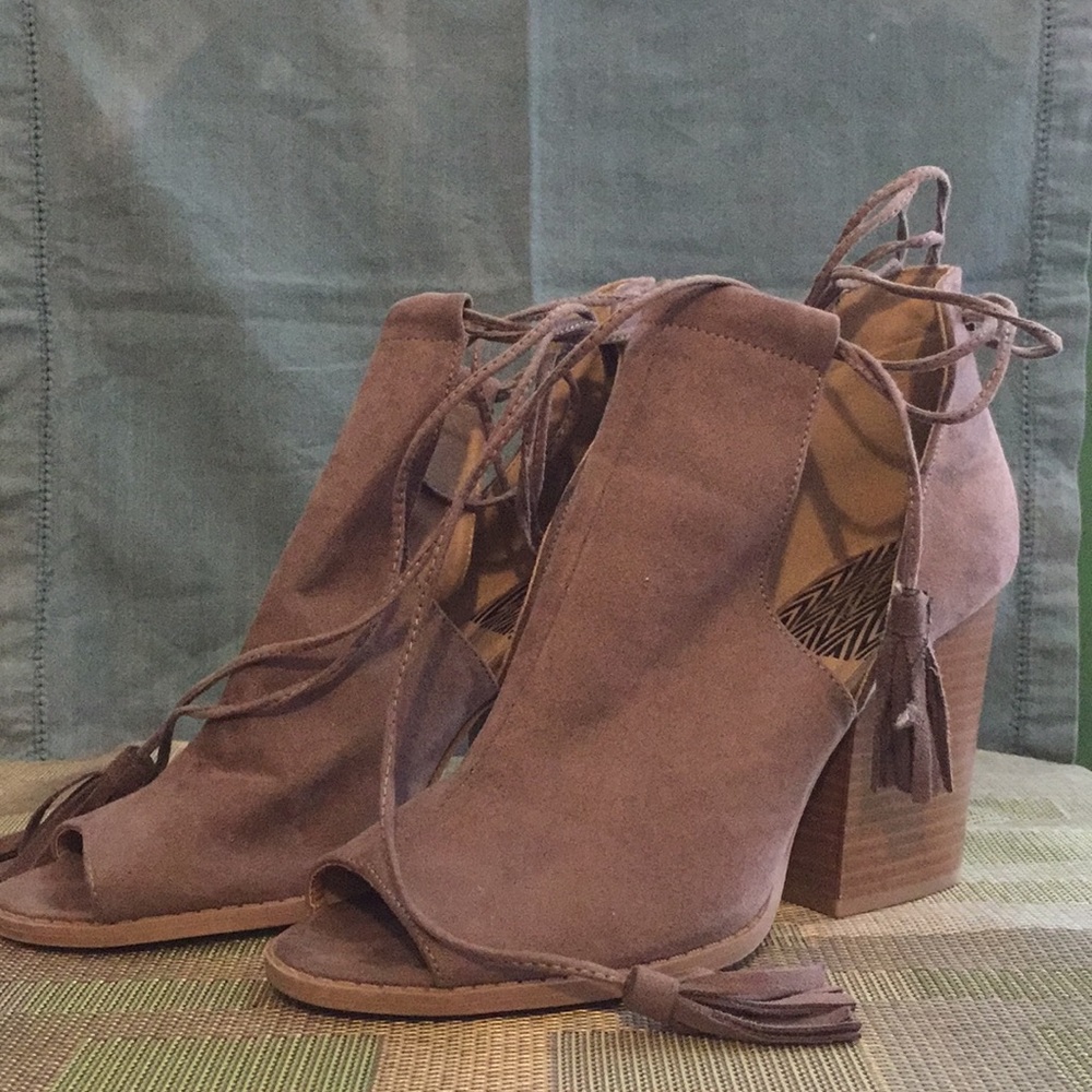 Quips laceup heels